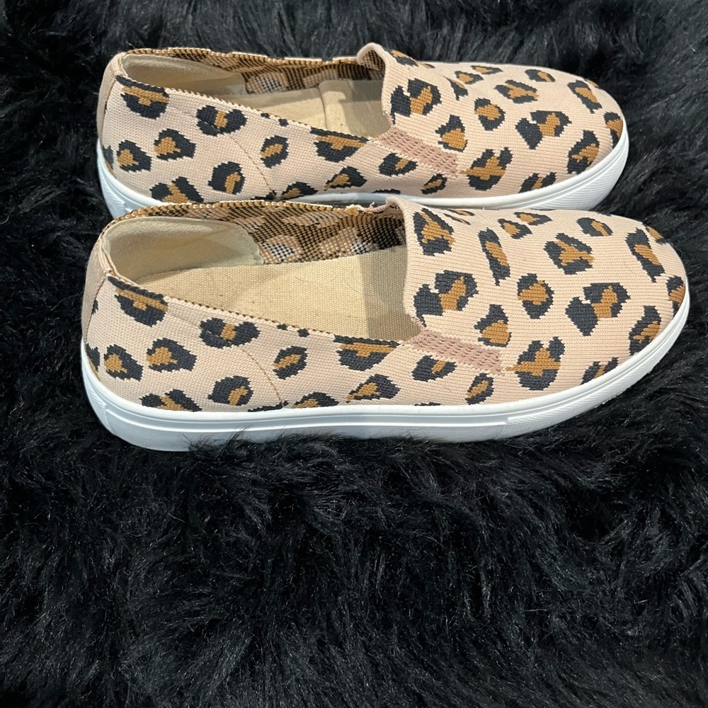 Shoe Republic LA Leopard Slip-On Sneakers - Beige, Black, Tan women’s 8 - Picture 3 of 5
